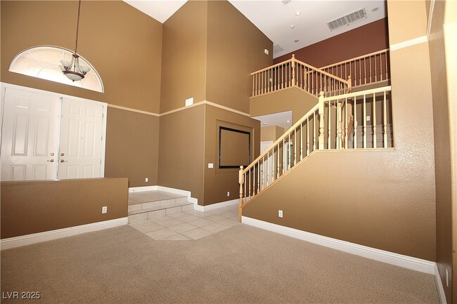Building Photo - 437 Emerald Heights St