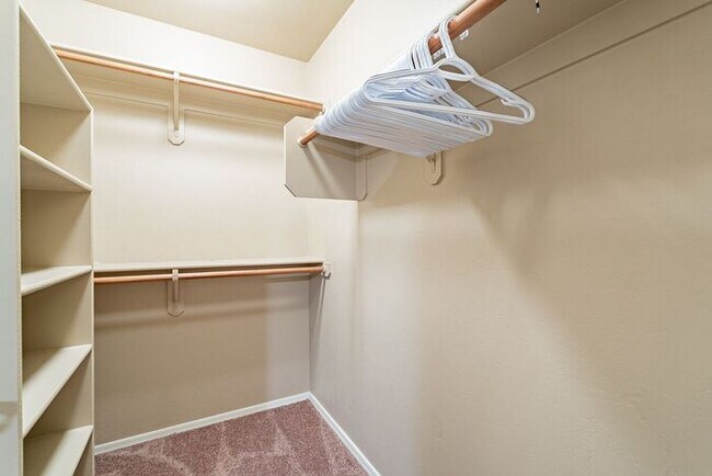 Building Photo - Spacious 3-Bed, 3-Bath Tucson Condo w/ Gar...