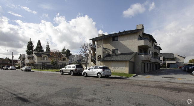 6411 Burnham - 6411 Burnham Ave