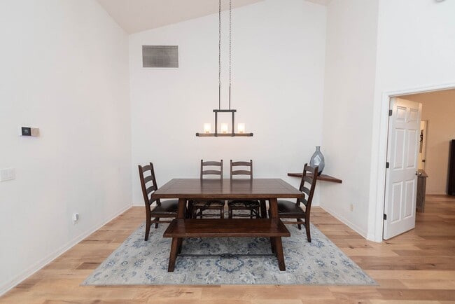 Building Photo - Beautiful Home in Satellite Beach including Lawncare and Community Pool