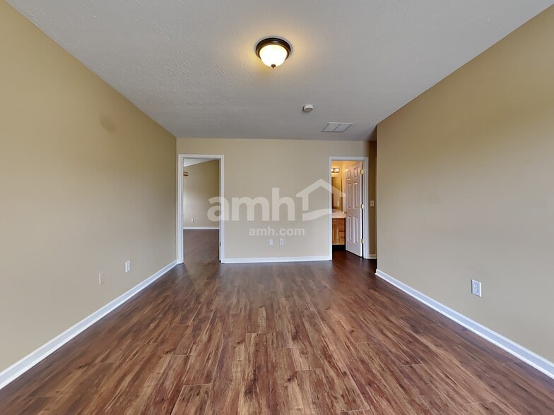 Building Photo - 4230 Mallard Dr