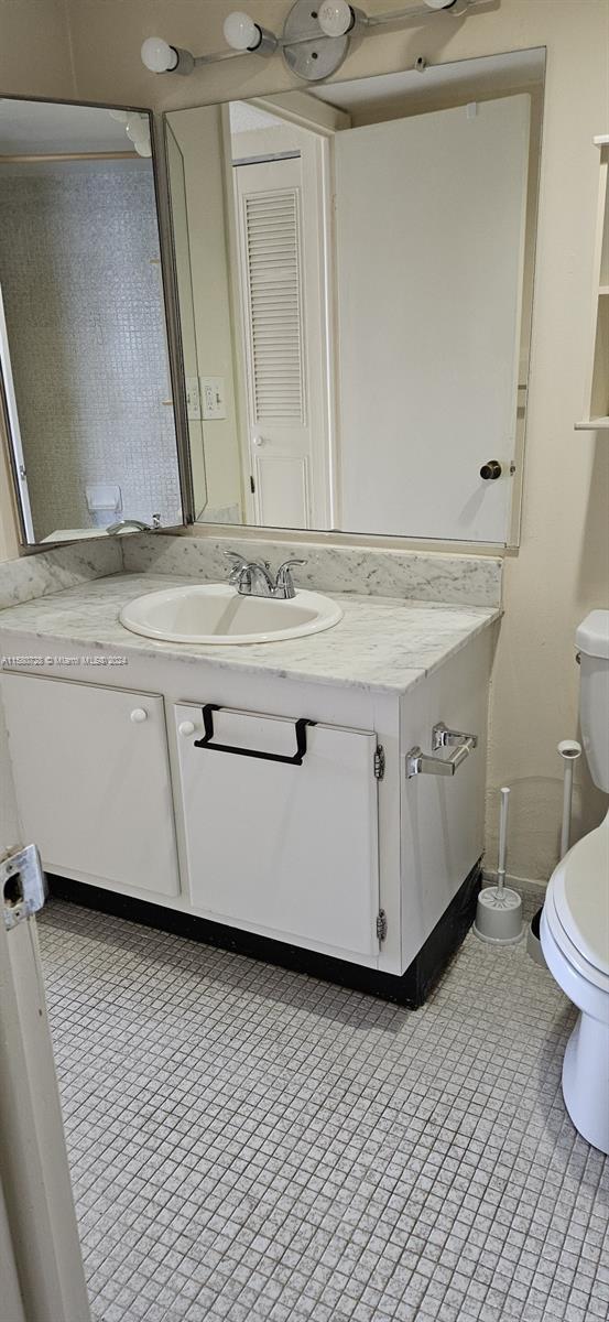 Building Photo - 1300 NE Miami Gardens Dr