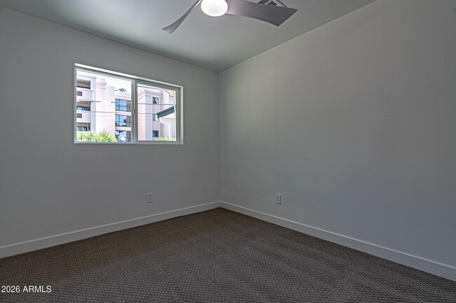 Building Photo - 3035 E Heatherbrae Dr