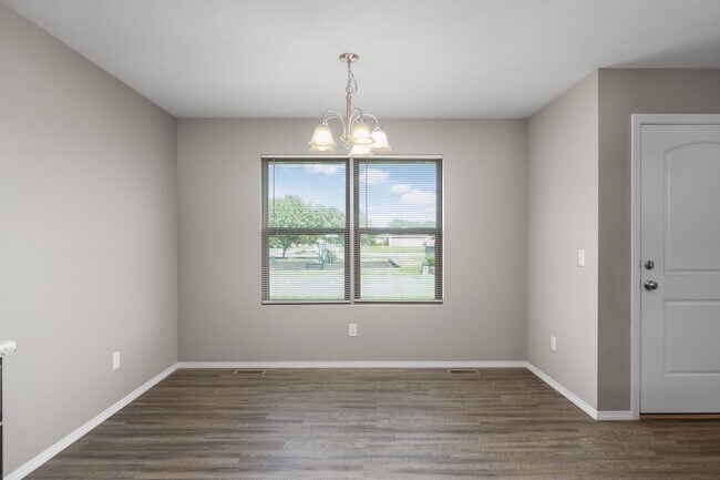 Building Photo - 5468 Yew St W