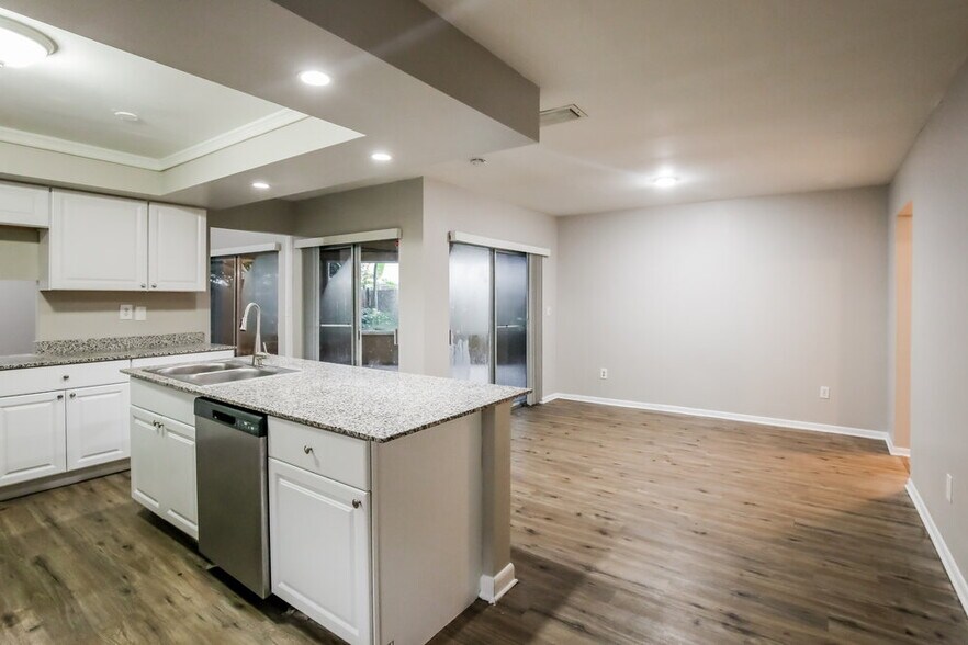 Building Photo - 3701 NW 7th Ct