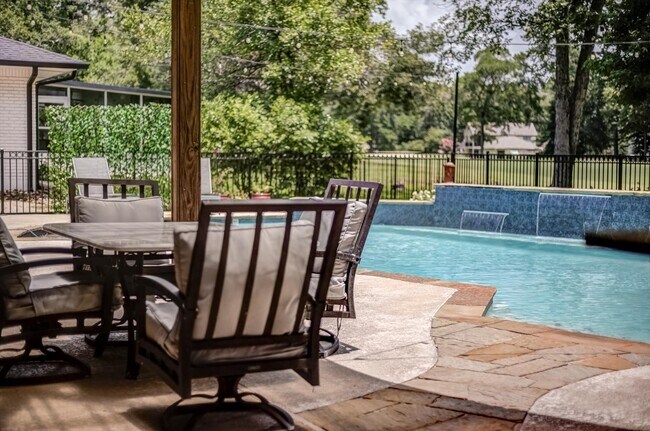 Building Photo - 22 Winged Foot Dr