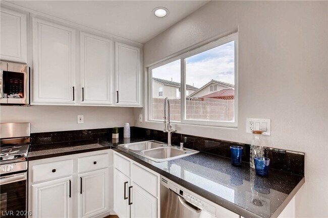 Building Photo - 8645 Palomino Ranch St