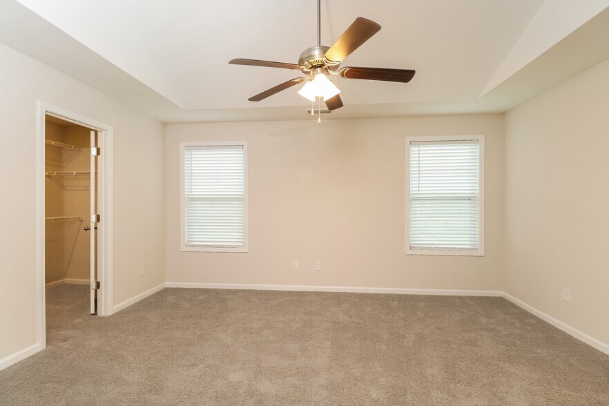 Building Photo - 1041 Winter Wy