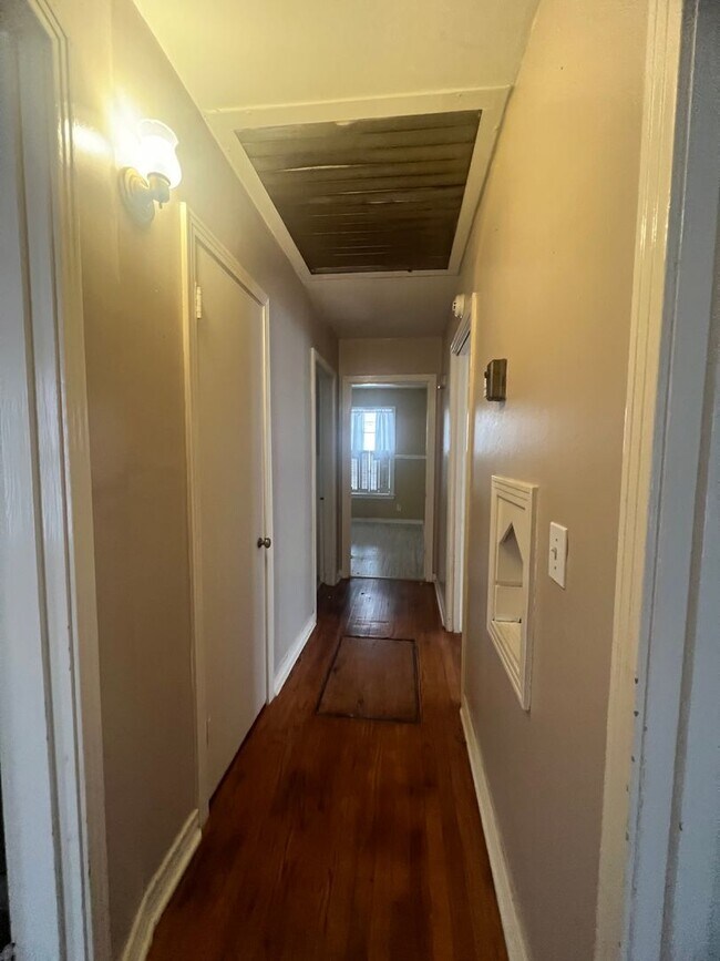 Building Photo - 4414 Akard Ave