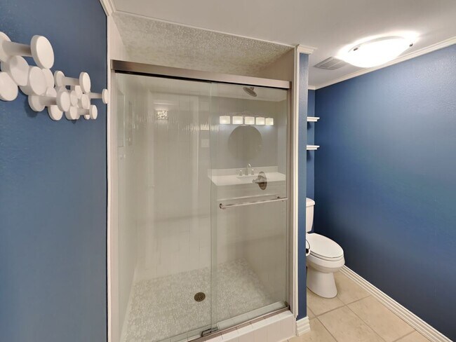 Building Photo - Captivating Condo in the Royale Orleans Ea...