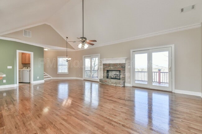 Building Photo - 894 Oak Pointe Dr