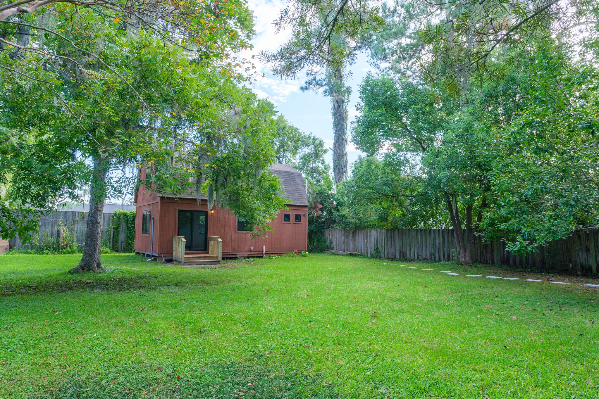 Exterior - 10 Linden Dr