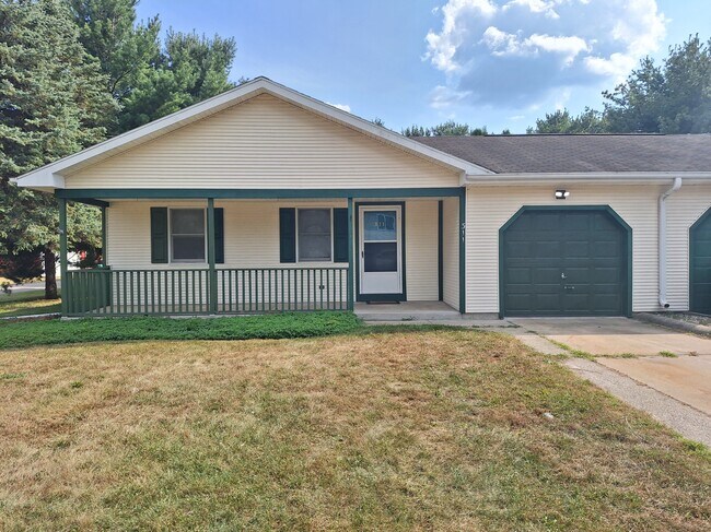 Primary Photo - 311 W Rogers St