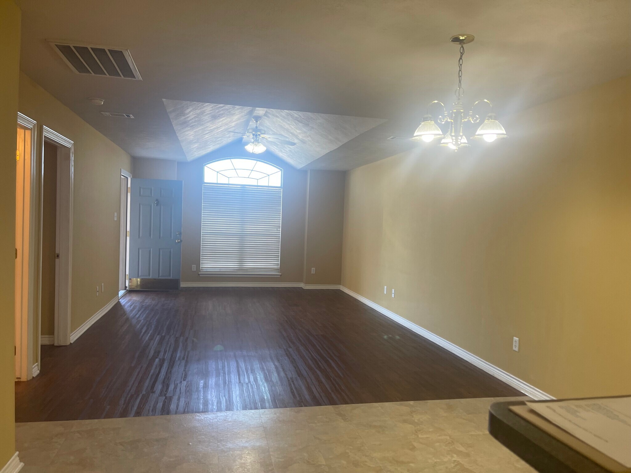 Building Photo - 1008 Sun Meadow Ct