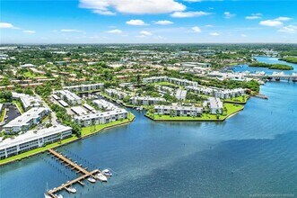 Building Photo - 1950 SW Palm City Rd