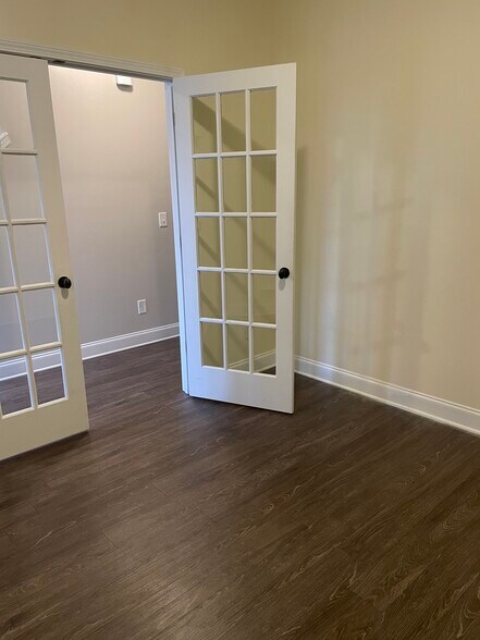 Building Photo - 149 Beallwood Dr