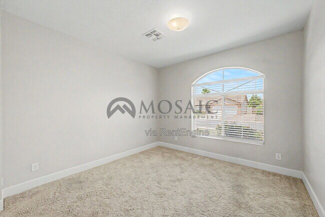 Building Photo - 2049 E San Tan Ct