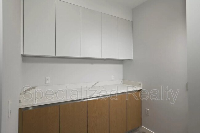 Building Photo - 1406 Eagle Vista Dr