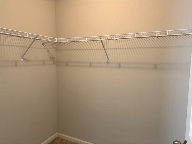 Building Photo - 71 Wayside Terrace