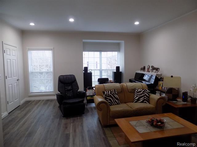 Building Photo - 36225 Dominion Cir