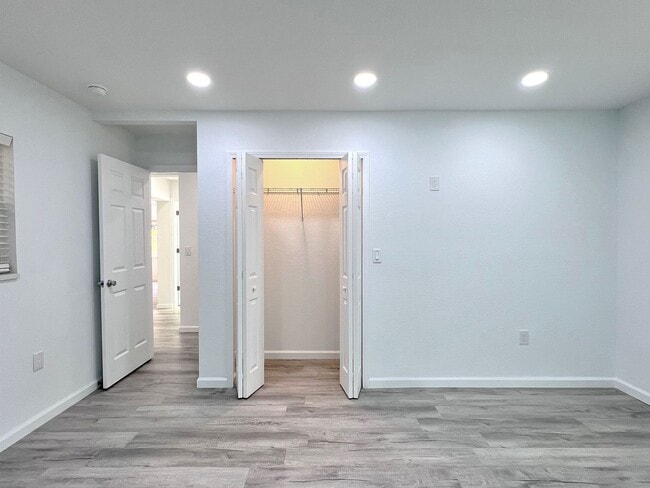 Building Photo - Charming Three-Bedroom Home