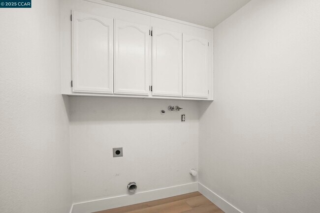 Building Photo - 903 Arrowhead Terrace