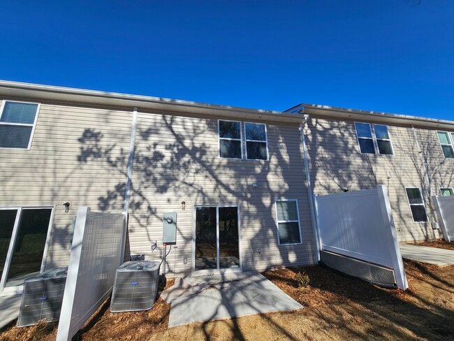 Building Photo - Brand New Townhome in the heart of Newton