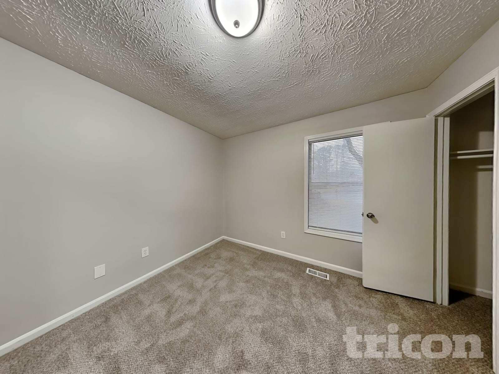 Building Photo - 303 Lowe Ct NW