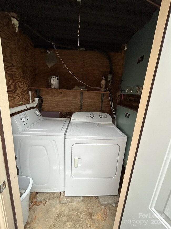 Building Photo - 6420 Old Pineville Rd