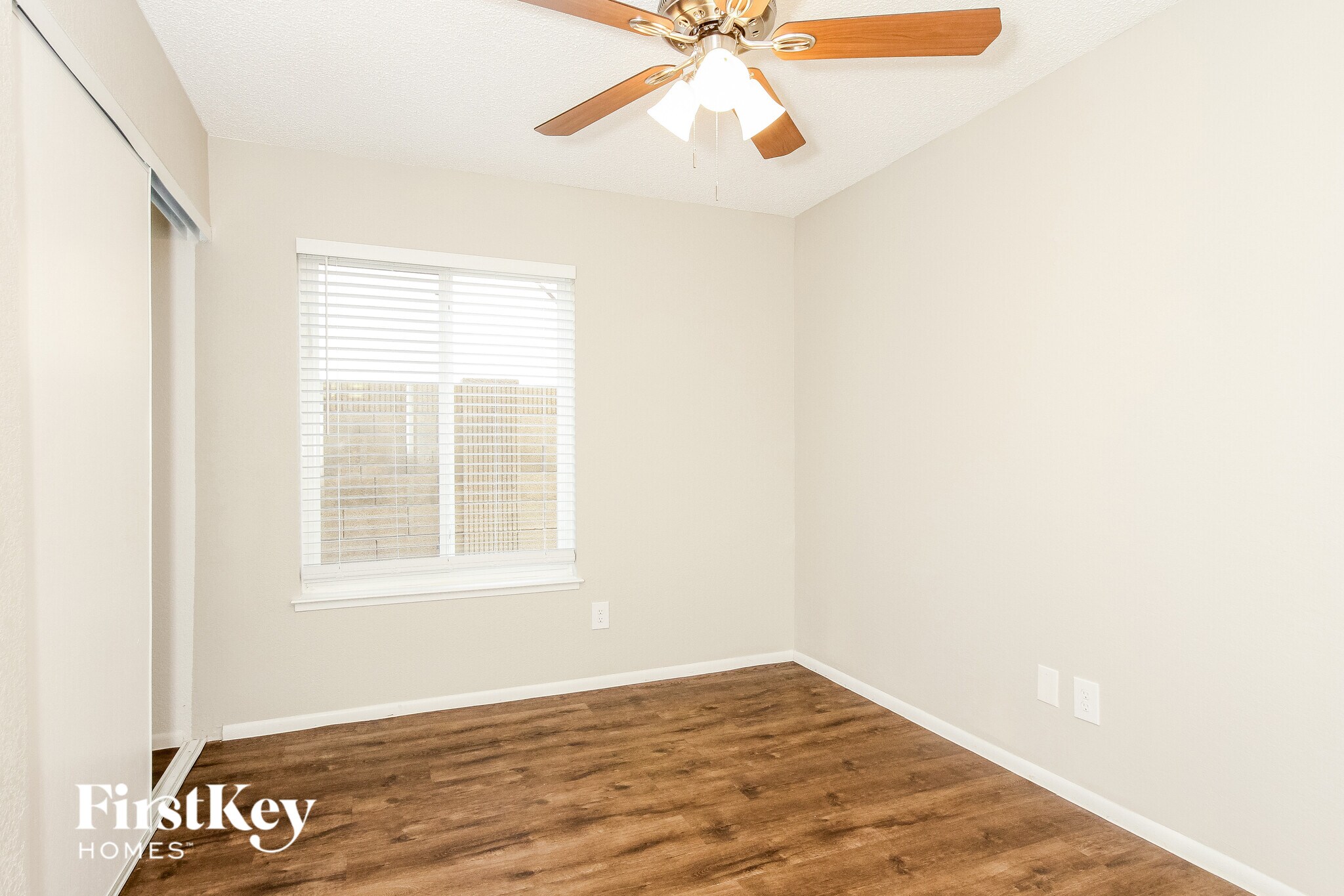 Building Photo - 1821 E Hearn Rd