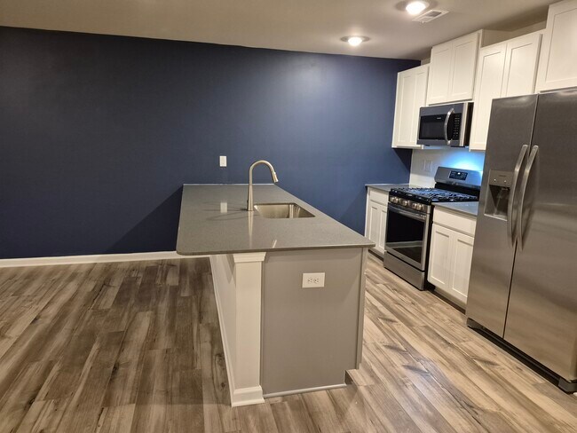 Building Photo - 304 Detroit Ln