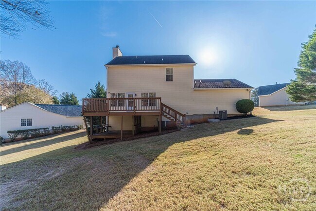 Building Photo - 670 Woodland Ridge Dr