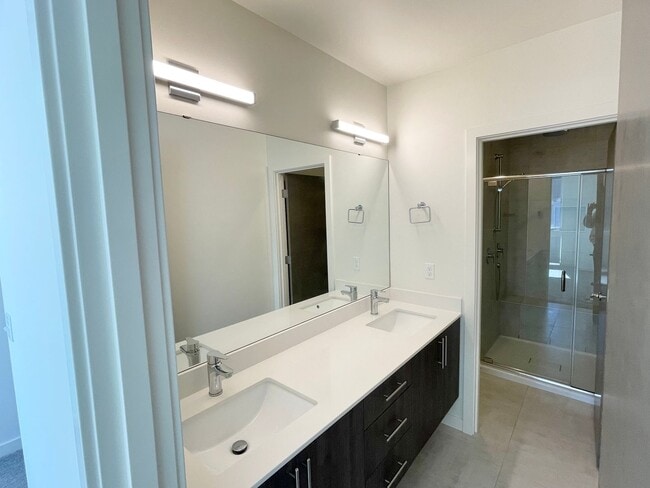 Building Photo - 4 Star Green Built 2-Bedroom, 2-Bath Townhome