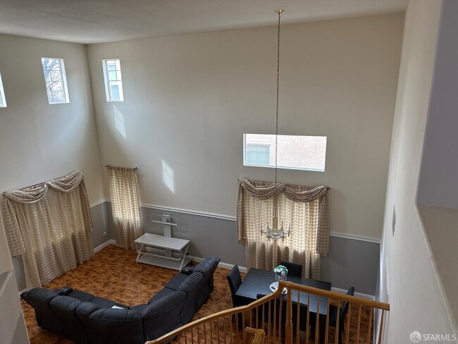 Building Photo - 2055 Redbud Way