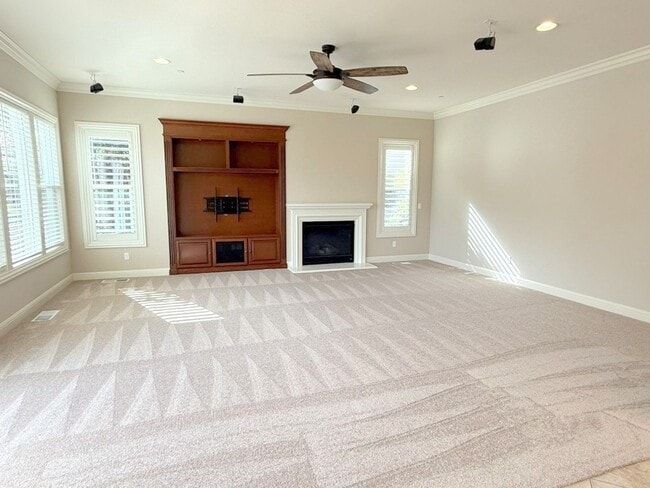 Building Photo - Luxurious & Sought After Home In The Bucolic Hills Of Gated Norris Canyon Estates !