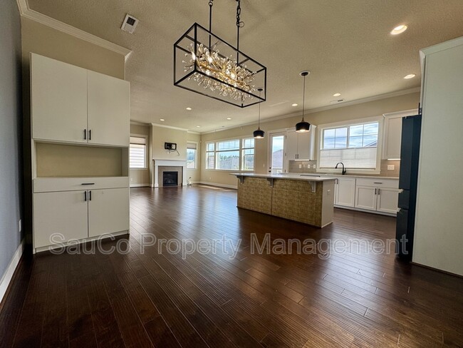 Building Photo - 16858 SW Larkspring Ln