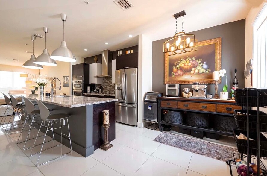 Kitchen Nook - 10260 NW 63rd Ter