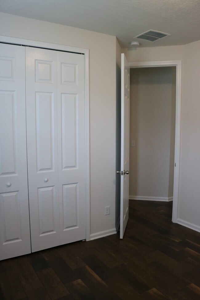 Building Photo - 212 Meadow Crossing Dr
