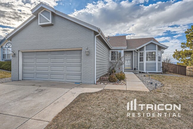 Building Photo - 995 Cobblestone Dr