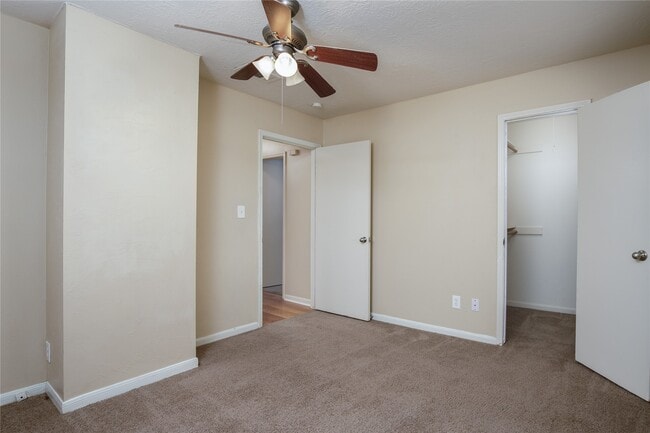 Building Photo - 13215 Lake Breeze Ln