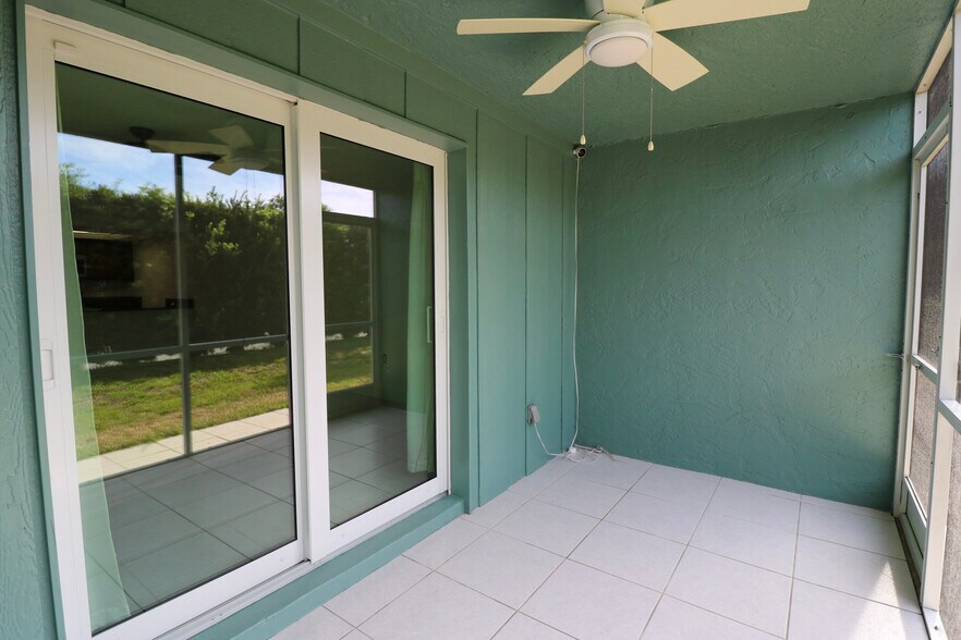 Building Photo - 154 Cypress Way E