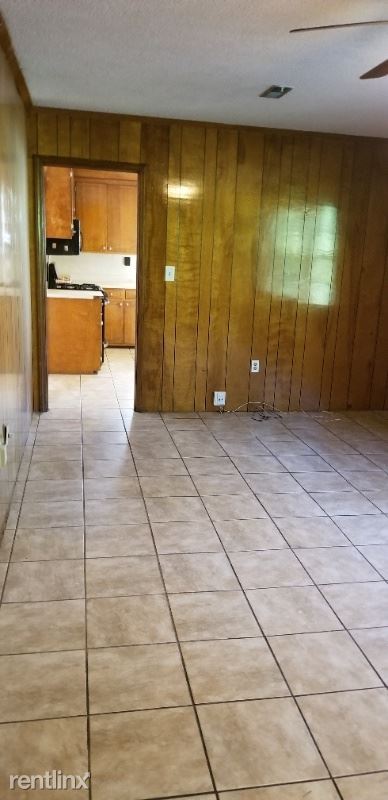 Building Photo - 3 br, 2.5 bath House - 881 long Point Road