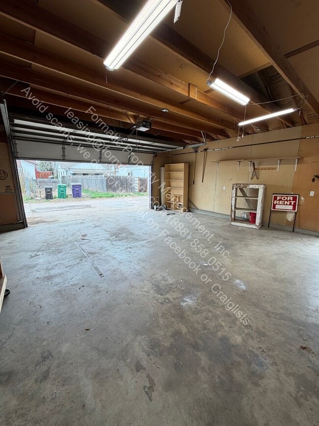 Building Photo - 2246 S Corona St