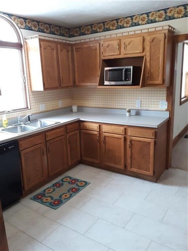 Building Photo - 2 bedroom 1 bath