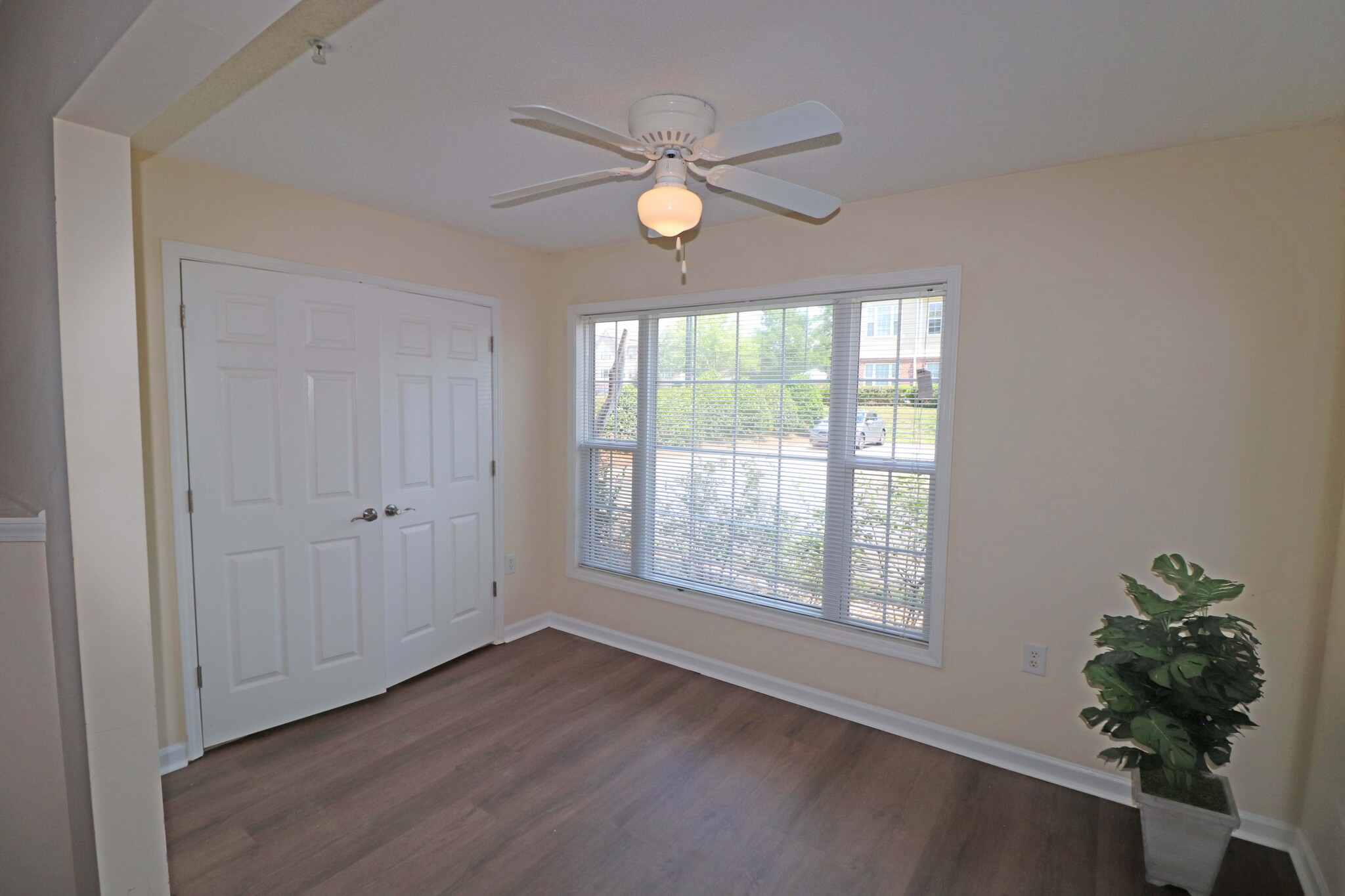 Sun Room/ Home Office - 2500 Friedland Pl