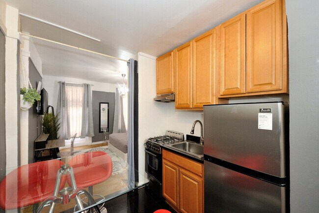 Building Photo - 1109 1st Ave