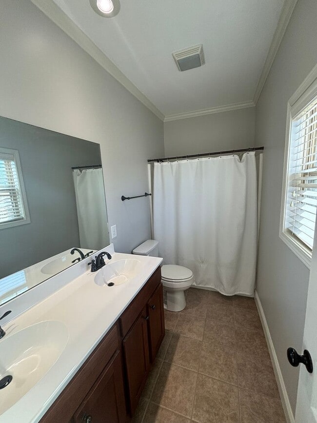 Building Photo - Coming Soon! Stunning 3 bedroom/2 Bath Home in Gray, $2200