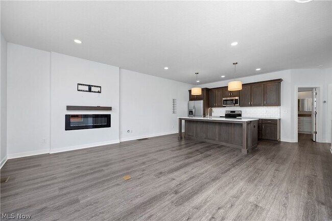 Building Photo - 2059 W 34th Pl