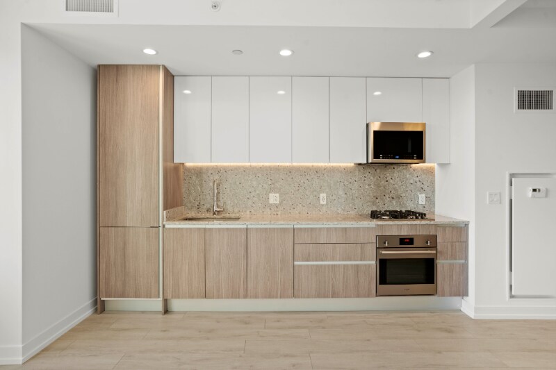 Building Photo - 1106 N Wells St