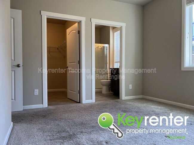 Building Photo - 16128-16181 81 Ave E